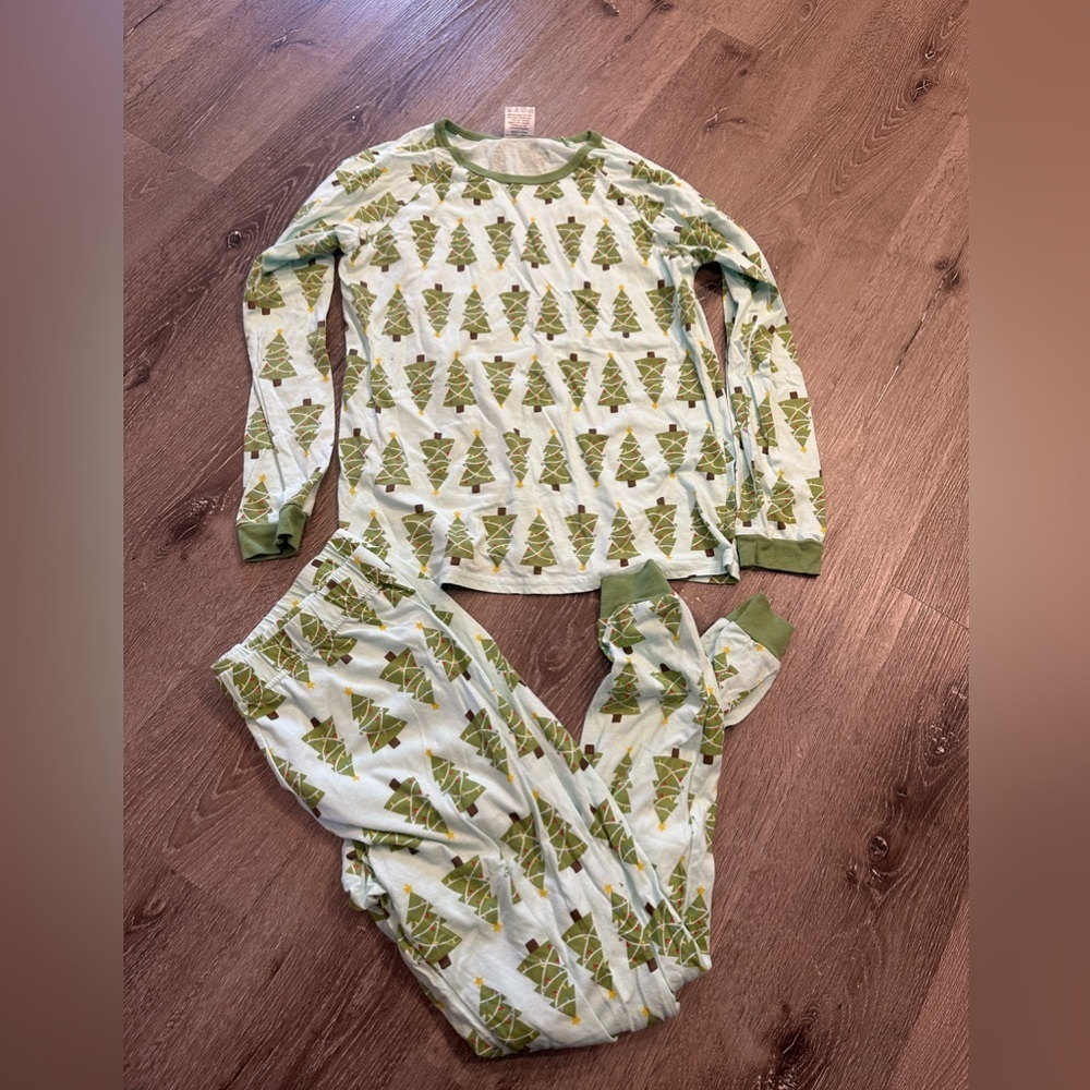 Women’s Christmas tree jogger pajamas